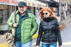 Ata Demirer &ccedil;apkınlıkta hız kesmiyor...