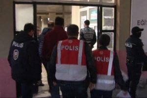 'Paralel' zanlıları sağlık kontrol&uuml;nden ge&ccedil;irildi
