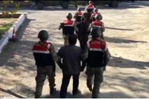 Dicle'de ter&ouml;r operasyonu: 2 tutuklama