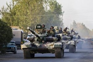 Azerbaycan 20 yıldır ilk kez Karabağ cephe hattında tanklara başvurdu