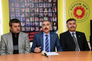 Mezarlıkta ahiret dersine tepki