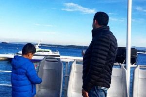 Denizin yuttuğu eşi ve iki &ccedil;ocuğunu arıyor