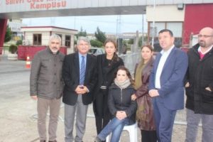 CHP'liler Can D&uuml;ndar ve Erdem G&uuml;l'&uuml; ziyaret etti