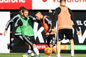 Beşiktaş g&ouml;z&uuml;n&uuml; derbiye &ccedil;evirdi