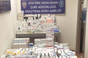 Atat&uuml;rk Havalimanı'nda ka&ccedil;ak ila&ccedil; yakalandı
