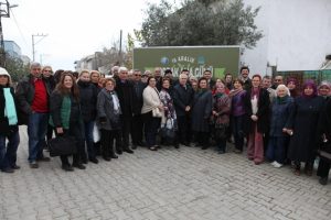 Bursa Nil&uuml;fer'de &uuml;retici ile t&uuml;ketici 'Toprak Ana G&uuml;n&uuml;'nde buluştu