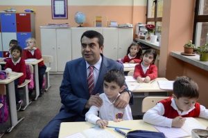 MEB M&uuml;steşarı Tekin: Amacımız el yazısının devam etmesi