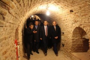 "Tarihi esere zarar verenlerin El Kaide ve IŞİD'den farkı yoktur"