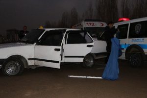 22 yaşındaki gen&ccedil; ara&ccedil; i&ccedil;erisinde &ouml;l&uuml; bulundu