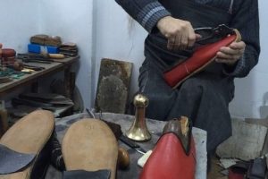 Asırlık mercan terlikler Bursa'da yaşatılıyor