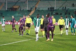 Bursaspor'da futbolculara 100'er bin TL para cezası