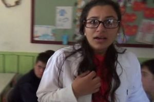 Gen&ccedil; kız neye uğradığını şaşırdı!