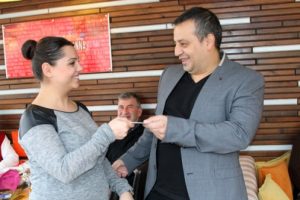 Mağazacılar G&uuml;n&uuml; Bursa'da hediyeler ve ikramlar ile kutlanıyor
