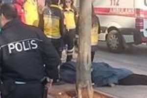 Gaziantep'te iki kız kardeşini cadde ortasında &ouml;ld&uuml;rd&uuml;!