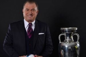 Terim: 'Korkmadan ve &ccedil;ekinmeden oynayacağız'
