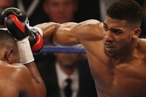 Nefes kesen geceye Anthony Joshua damgası