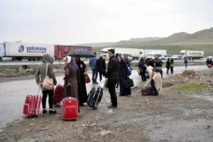 SMS geldi t&uuml;m &ouml;ğretmenler Cizre ve Silopi'yi terk ediyor