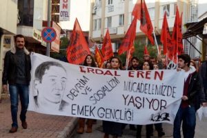 Antalya'da, Erdal Eren'i anma y&uuml;r&uuml;y&uuml;ş&uuml;