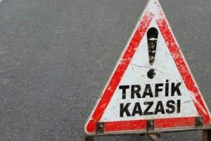 Otomobil u&ccedil;uruma yuvarlandı: 1 &ouml;l&uuml;, 1 yaralı