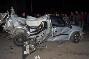 Manisa'da otomobil takla attı: 1 &ouml;l&uuml;, 1 yaralı