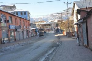 Validen sokağa &ccedil;ıkma yasağı a&ccedil;ıklaması