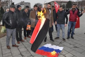 Sivas'ta temsili Irak bayrağı yakıldı