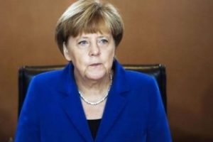 Merkel: Almanya'da sığınmacı sayısını azaltacağız
