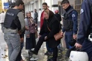 'Burası K&uuml;rdistan' diyen kadına polisten cevap