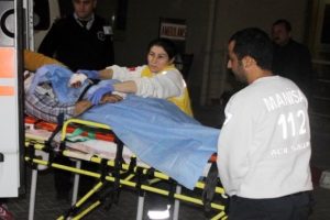 Manisa'da 2 ayrı kazada 5 kişi yaralandı