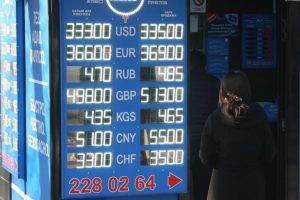 Dolar Kazakistan'da 340 kat daha değerli
