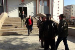 Silvan'da g&ouml;zaltına alınan 4 kişiden 1'i tutuklandı
