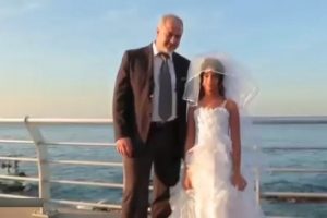 L&uuml;bnan'da &ccedil;ocuk gelini g&ouml;renler b&ouml;yle tepki verdi!