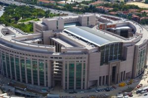 &Ccedil;ağlayan Adliyesi'nde ş&uuml;pheli ara&ccedil; alarmı