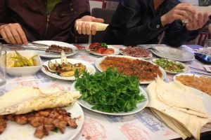 T&uuml;rkiye'de en &ccedil;ok yemeğe, en az sağlığa para harcanıyor