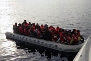 T&uuml;rk g&ouml;revliler sığınmacılara can simidi oluyor