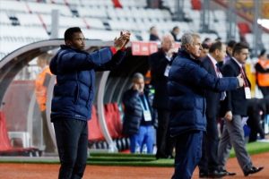 Eto'o'nun y&ouml;nettiği Antalyaspor kazandı