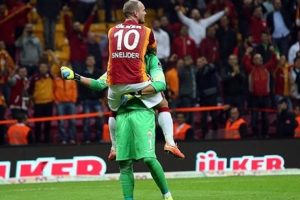 Galatasaray sahneye &ccedil;ıkıyor