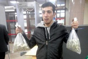 Davacıya kızıp cezayı 5 kuruşlarla &ouml;demek istedi