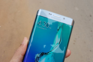 Samsung'dan şok! Galaxy S6 edge+ kendi kendine &ccedil;atlıyor...