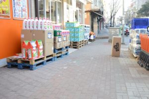 Bursa'da kaldırımlar yayalara a&ccedil;ılıyor!