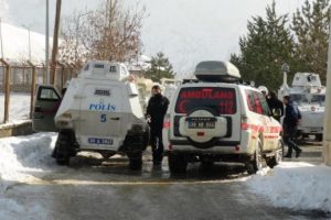 Hakkari &Uuml;niversitesi'nde gerginlik: 8 &ouml;ğrenci g&ouml;zaltında