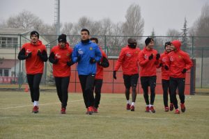Eskişehirspor, İstanbul'dan puanla d&ouml;nmek istiyor