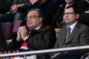 Antren&ouml;r ve iki oyuncu T&uuml;rkiye'ye gelmedi!