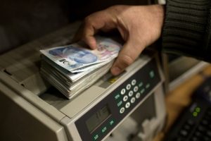 Emekli aylığı d&uuml;ş&uuml;k olana 2'nci 100 lira zam