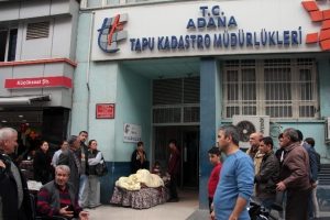 Ayağa kalkamayan adam kamyon kasasında getirildi