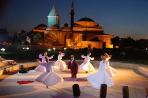 Konya'da Mevlana fırsat&ccedil;ılığı