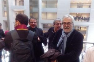 D&uuml;ndar i&ccedil;in y&uuml;zlerce kişi adliyede