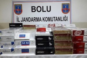 Bolu'da yolcu otob&uuml;s&uuml;nde ka&ccedil;ak sigara operasyonu
