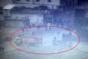 Belediyenin &ccedil;&ouml;p kamyonu ter&ouml;ristlerin emrinde