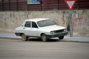 Plakasız 'Beyaz Toros', bomba alarmına neden oldu